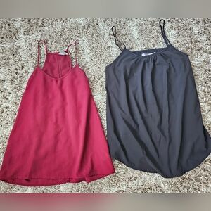 Two flowy tanks, Black and burgundy Size small